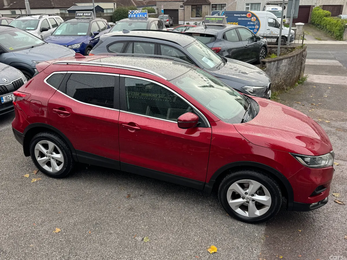 Nissan Qashqai MPV, Diesel, 2018, Red