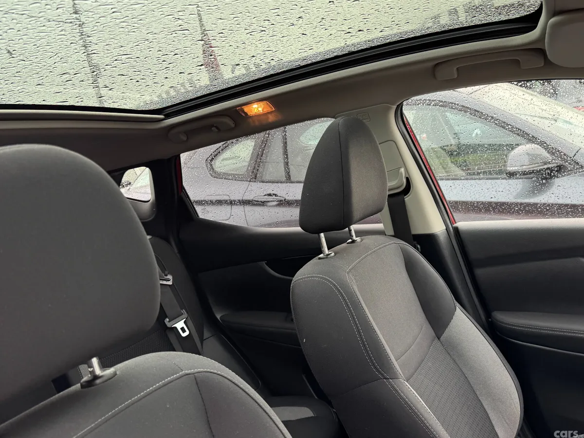 Nissan Qashqai MPV, Diesel, 2018, Red