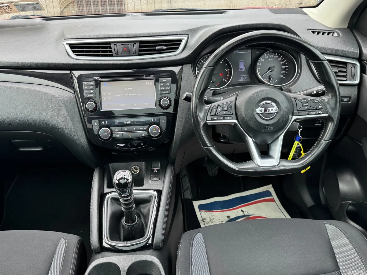 Nissan Qashqai MPV, Diesel, 2018, Red