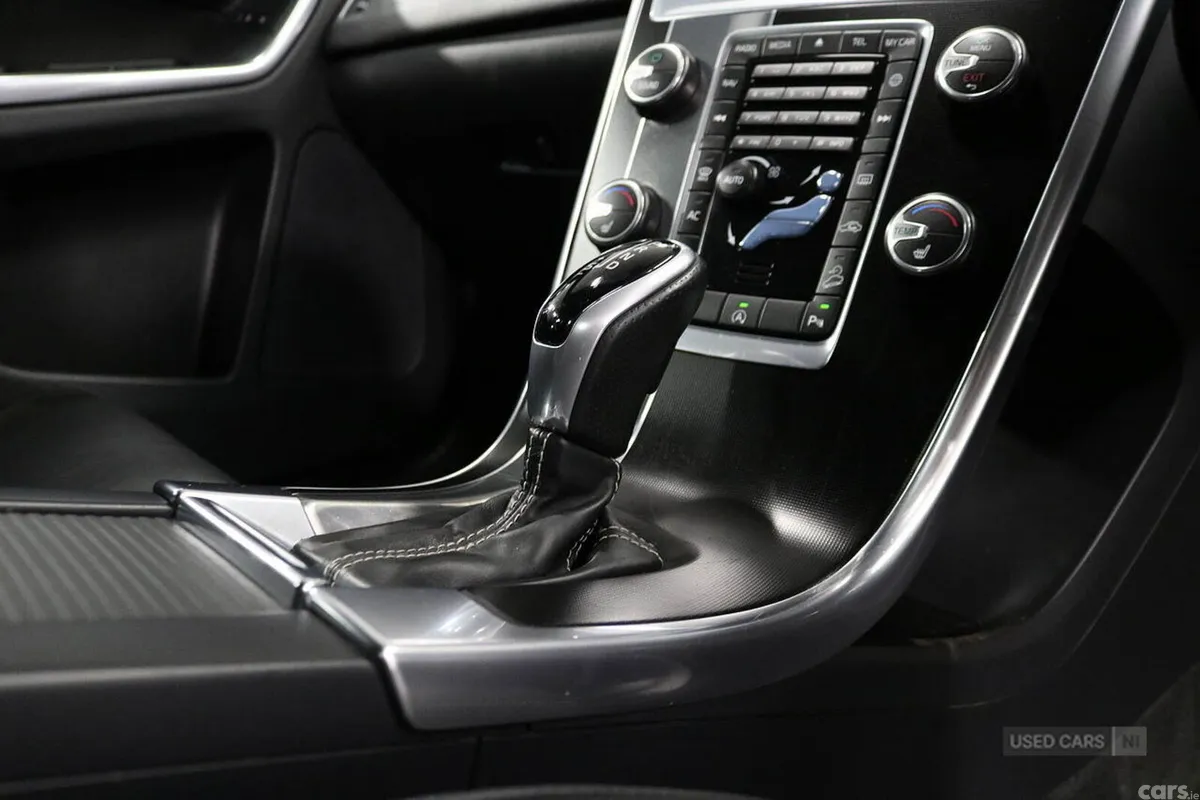 Volvo XC60 SUV, Diesel, 2017, Grey