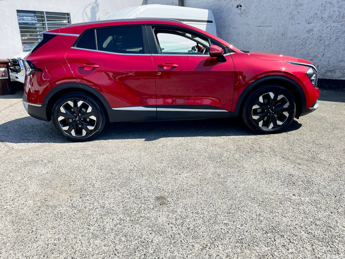 Kia Sportage SUV, Petrol Plug-in Hybrid, 2024, Red