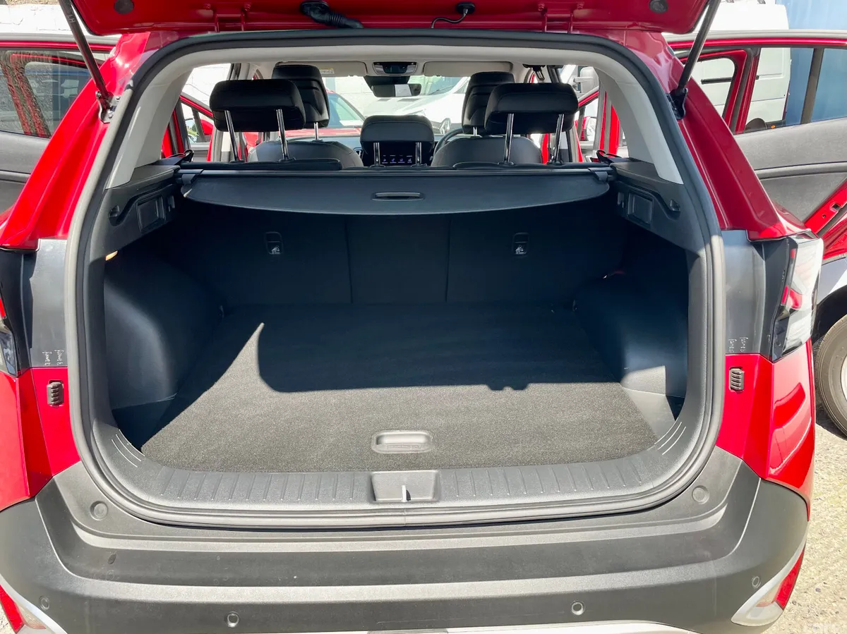 Kia Sportage SUV, Petrol Plug-in Hybrid, 2024, Red