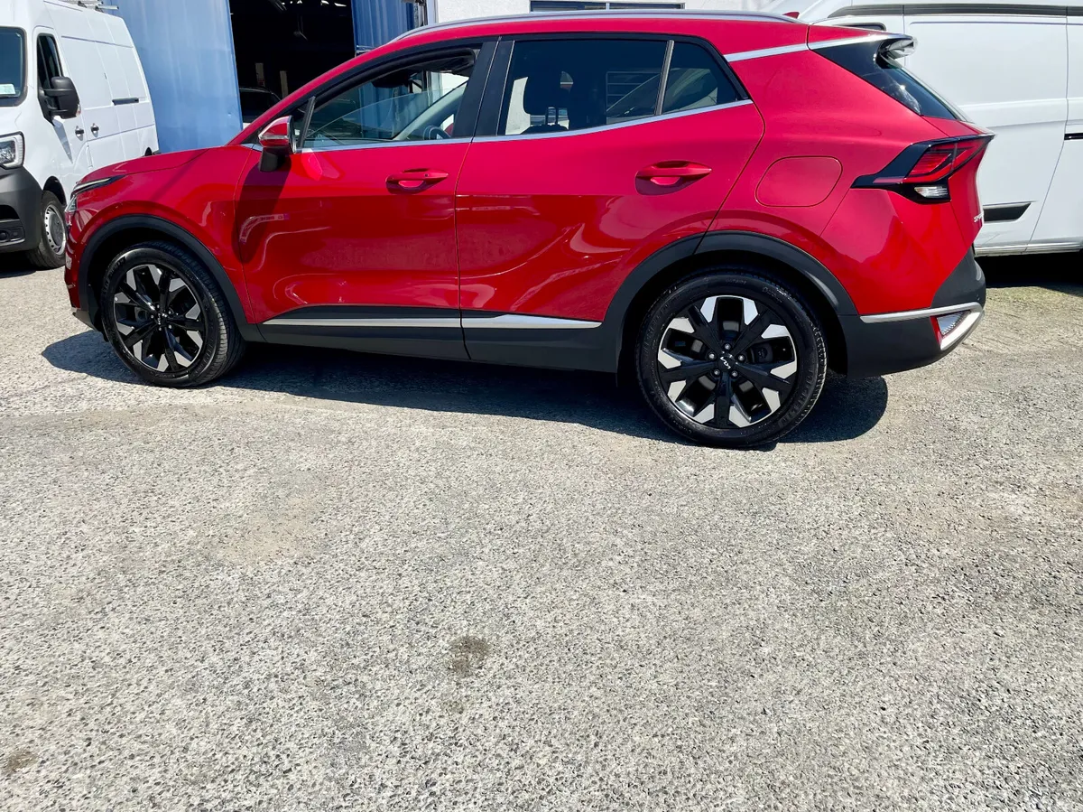 Kia Sportage SUV, Petrol Plug-in Hybrid, 2024, Red
