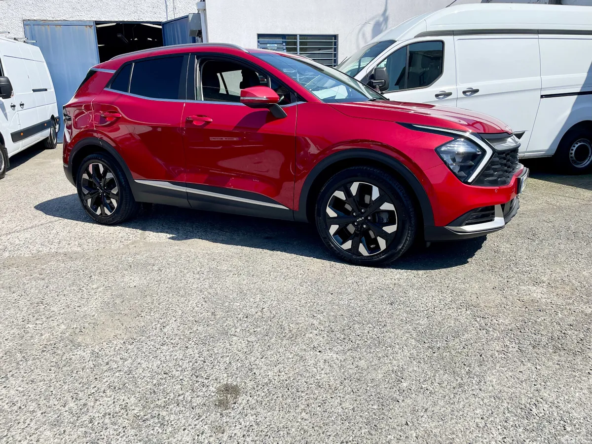 Kia Sportage SUV, Petrol Plug-in Hybrid, 2024, Red