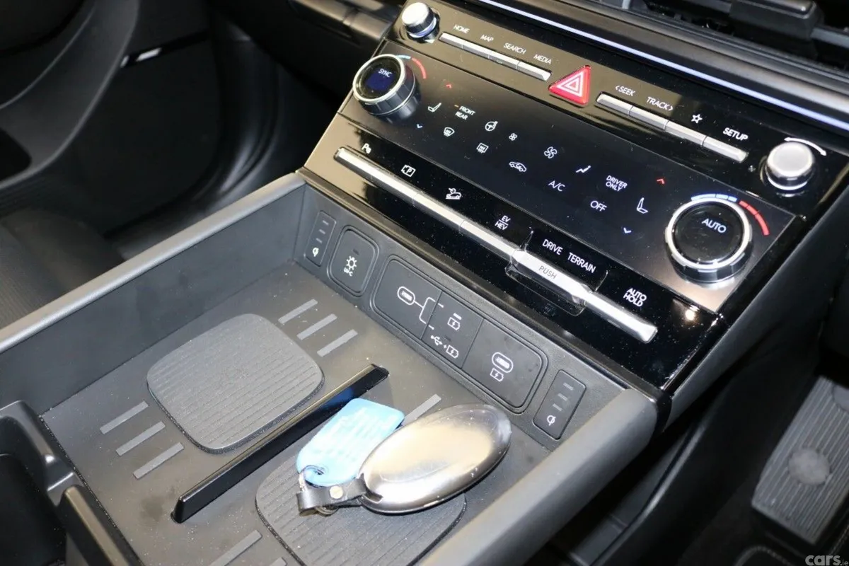 Hyundai Santa Fe SUV, Petrol Plug-in Hybrid, 2025, Black