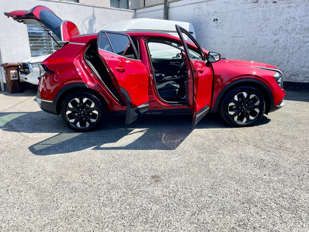 Kia Sportage SUV, Petrol Plug-in Hybrid, 2024, Red