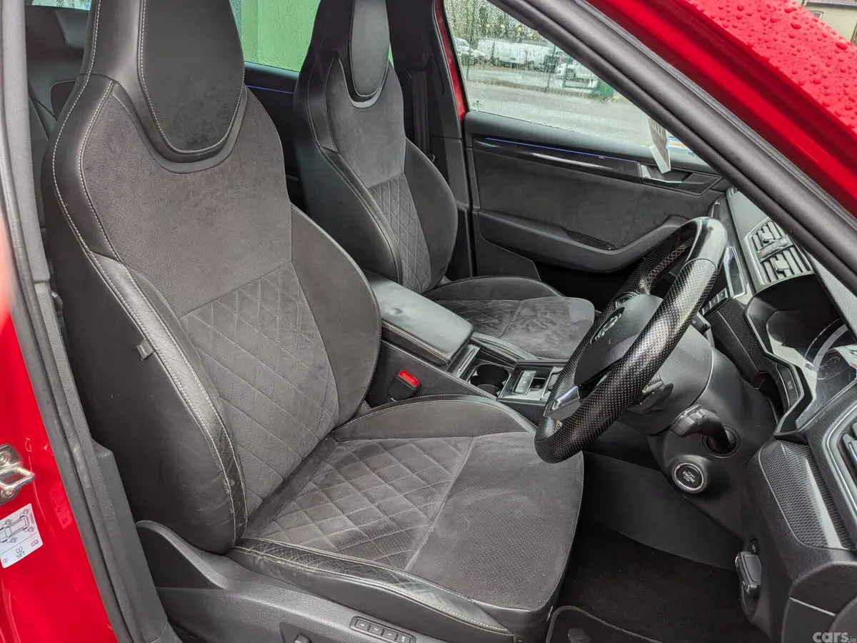 Skoda Superb Hatchback, Diesel, 2018, Red