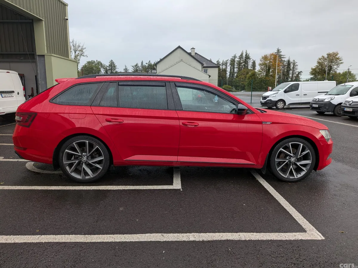 Skoda Superb Hatchback, Diesel, 2018, Red