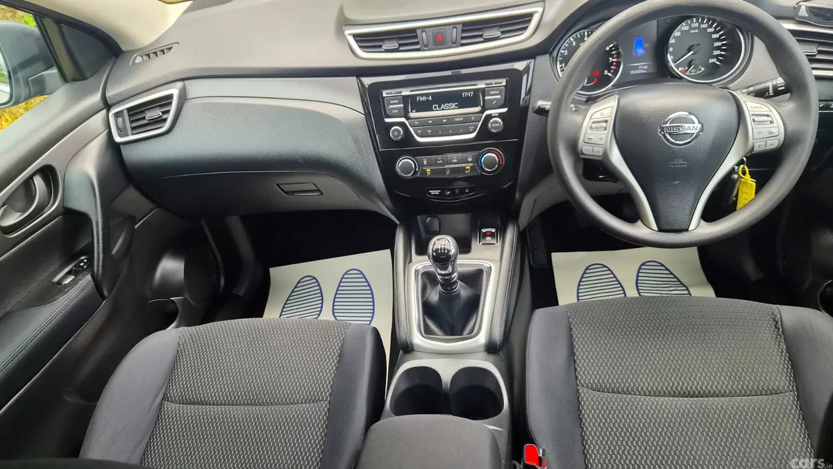 Nissan Qashqai Hatchback, Petrol, 2014, Grey