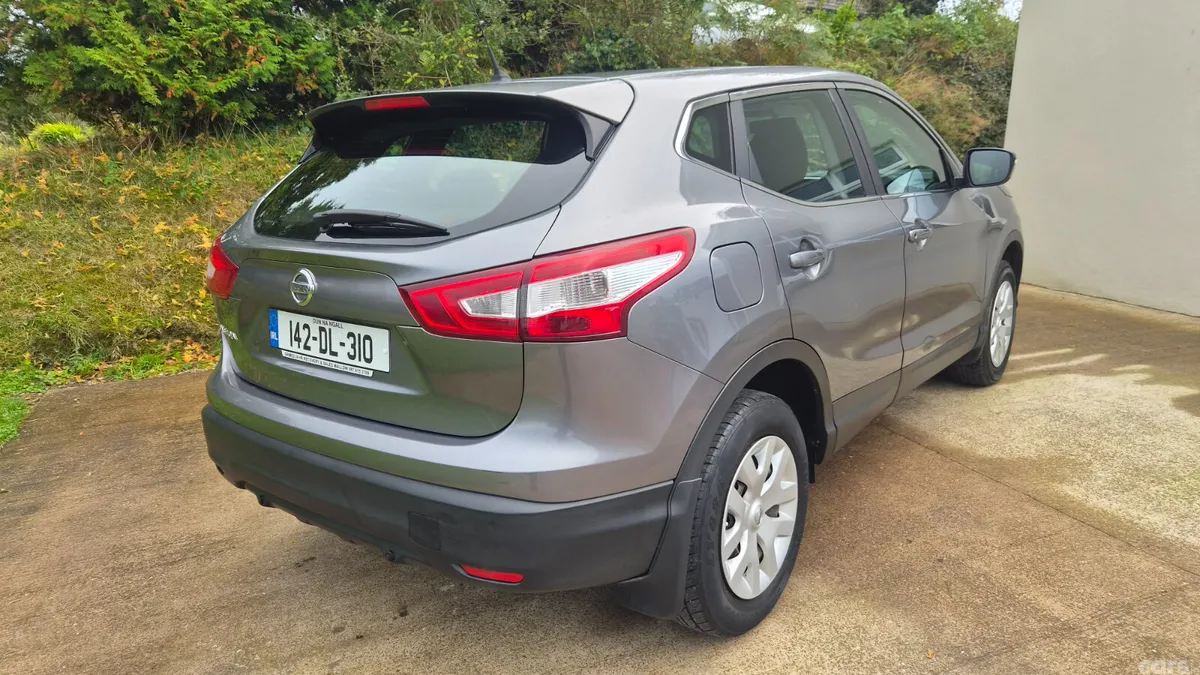 Nissan Qashqai Hatchback, Petrol, 2014, Grey