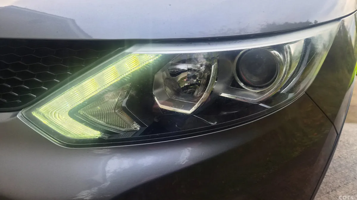 Nissan Qashqai Hatchback, Petrol, 2014, Grey