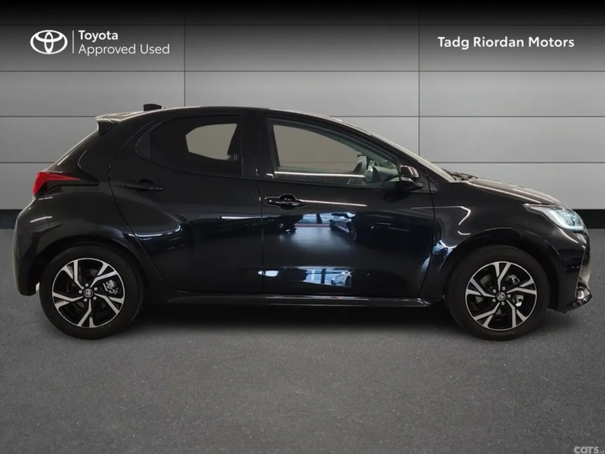 Toyota Yaris Hatchback, Petrol Hybrid, 2026, Black