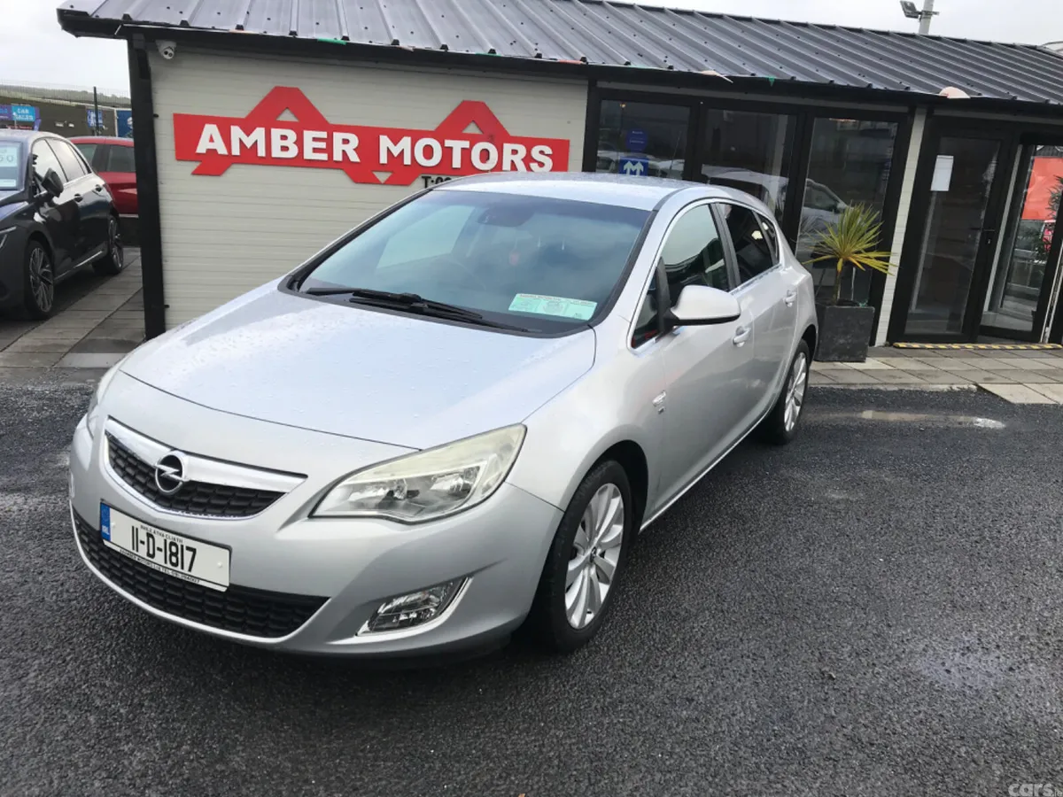 Opel Astra Hatchback, Petrol, 2011, Silver