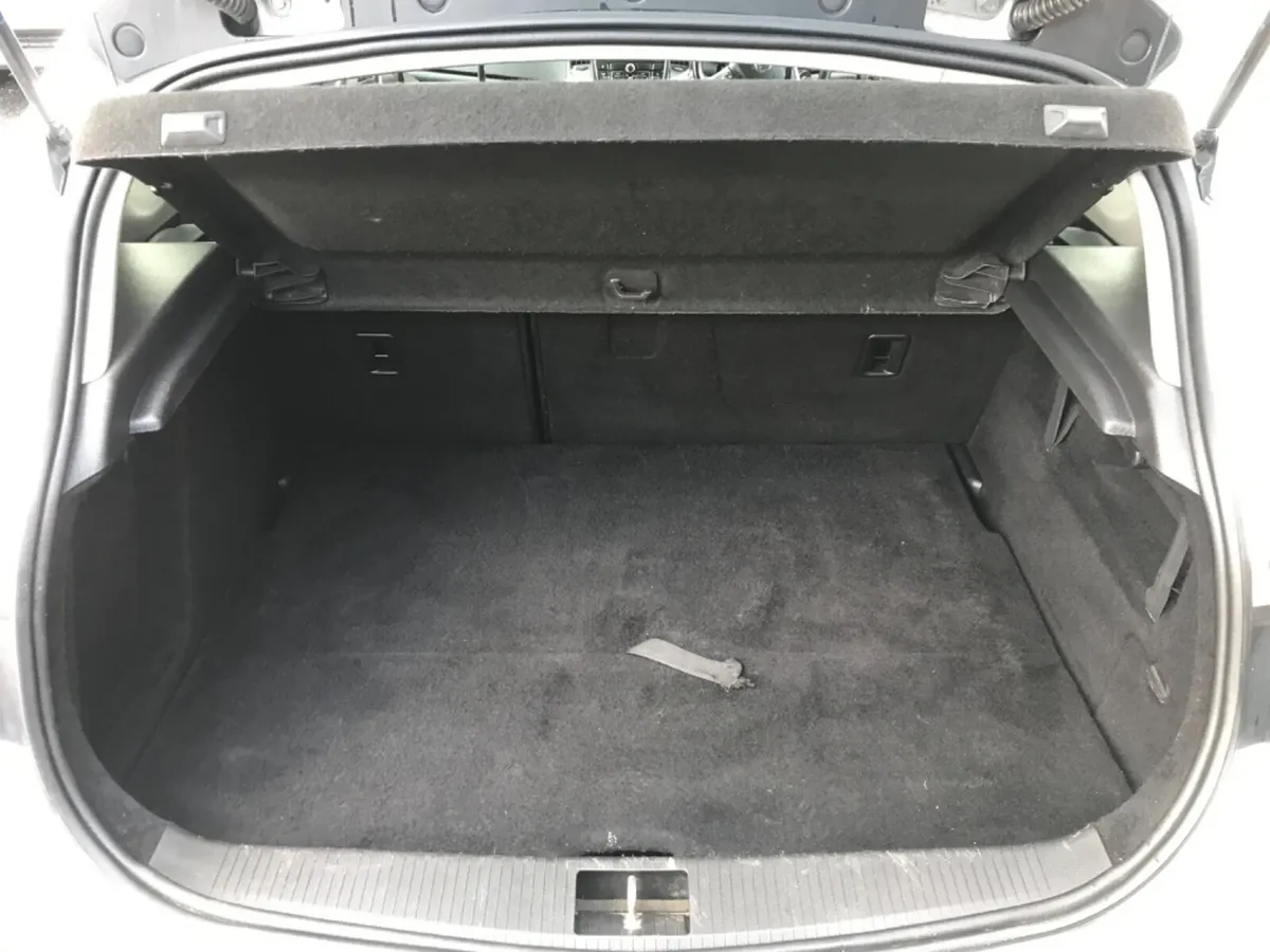 Opel Astra Hatchback, Petrol, 2011, Silver