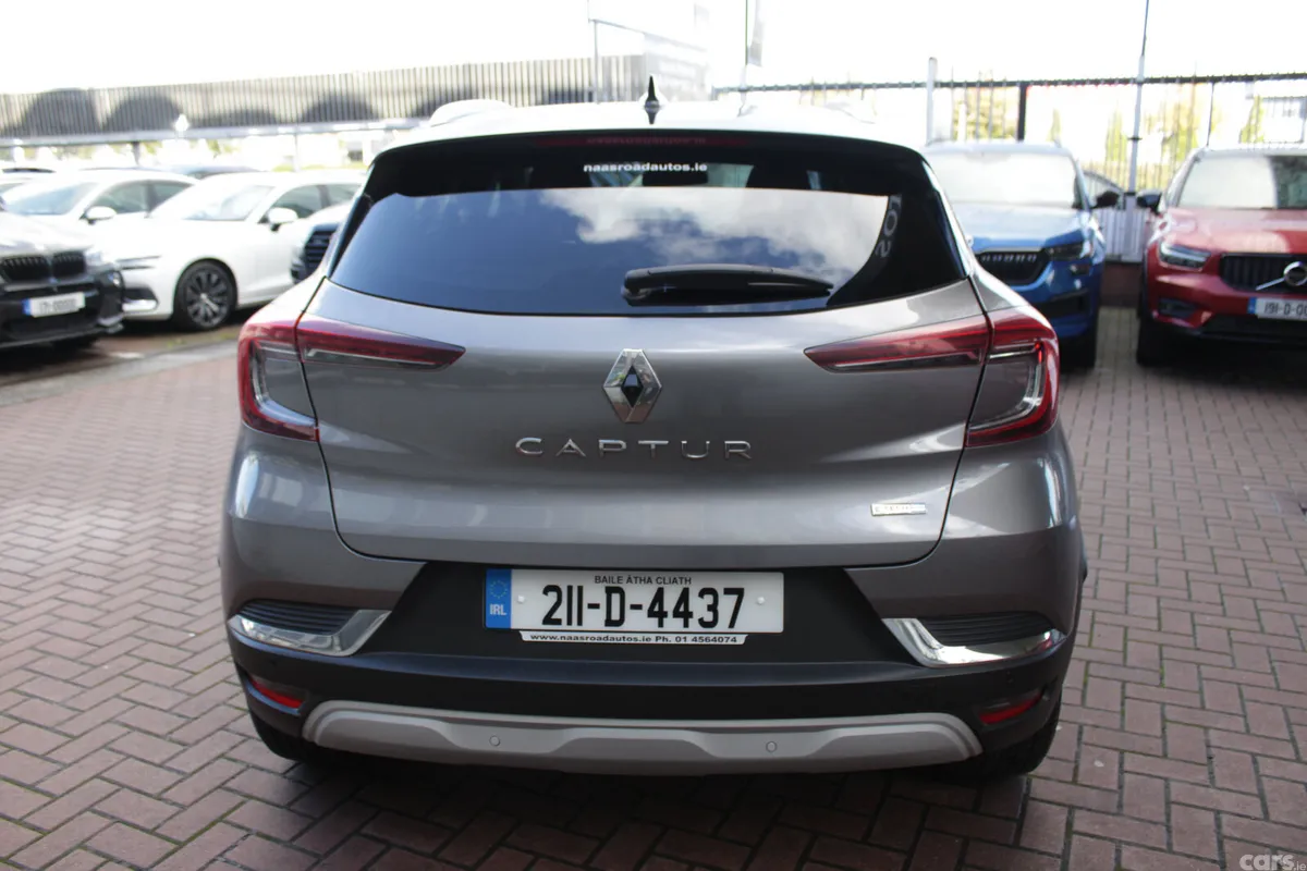 Renault Captur Hatchback, Petrol Plug-in Hybrid, 2021, Grey