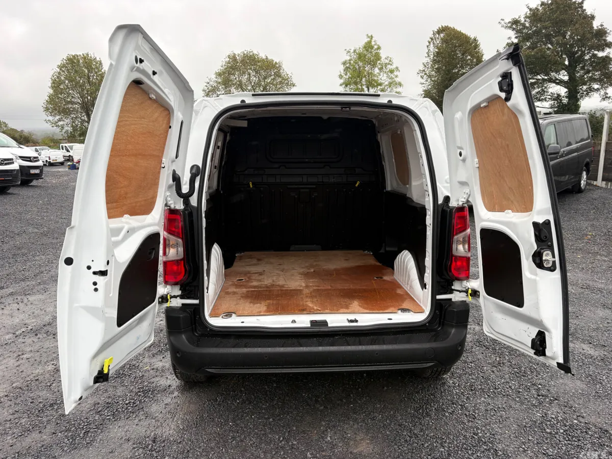 Peugeot Partner MPV, Diesel, 2020, White