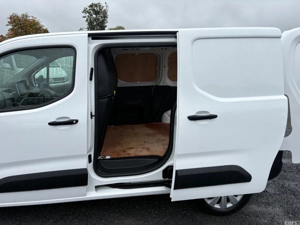 Peugeot Partner MPV, Diesel, 2020, White