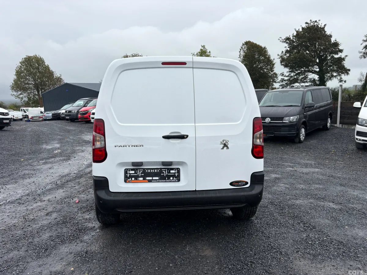 Peugeot Partner MPV, Diesel, 2020, White