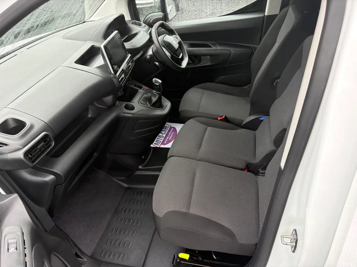 Peugeot Partner MPV, Diesel, 2020, White