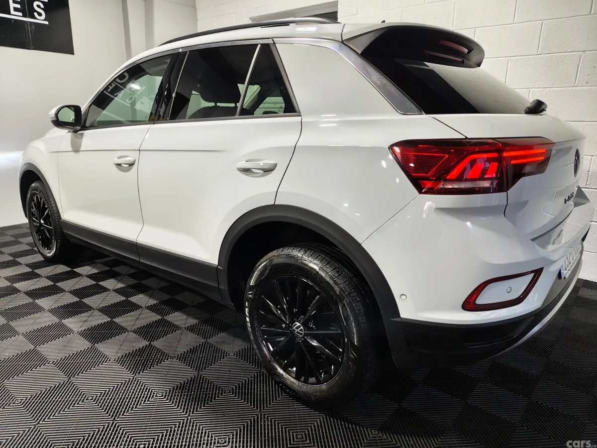 Volkswagen T-Roc SUV, Petrol, 2023, White
