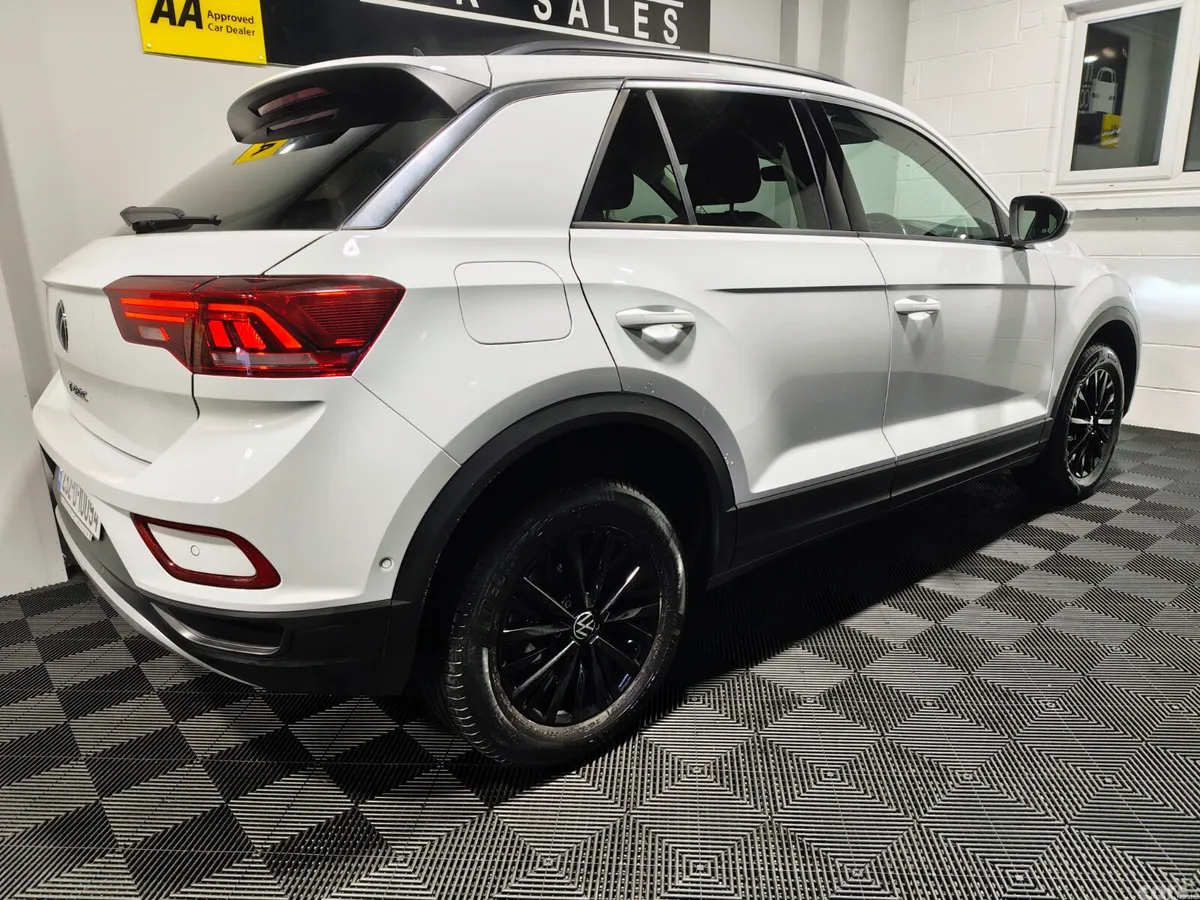 Volkswagen T-Roc SUV, Petrol, 2023, White