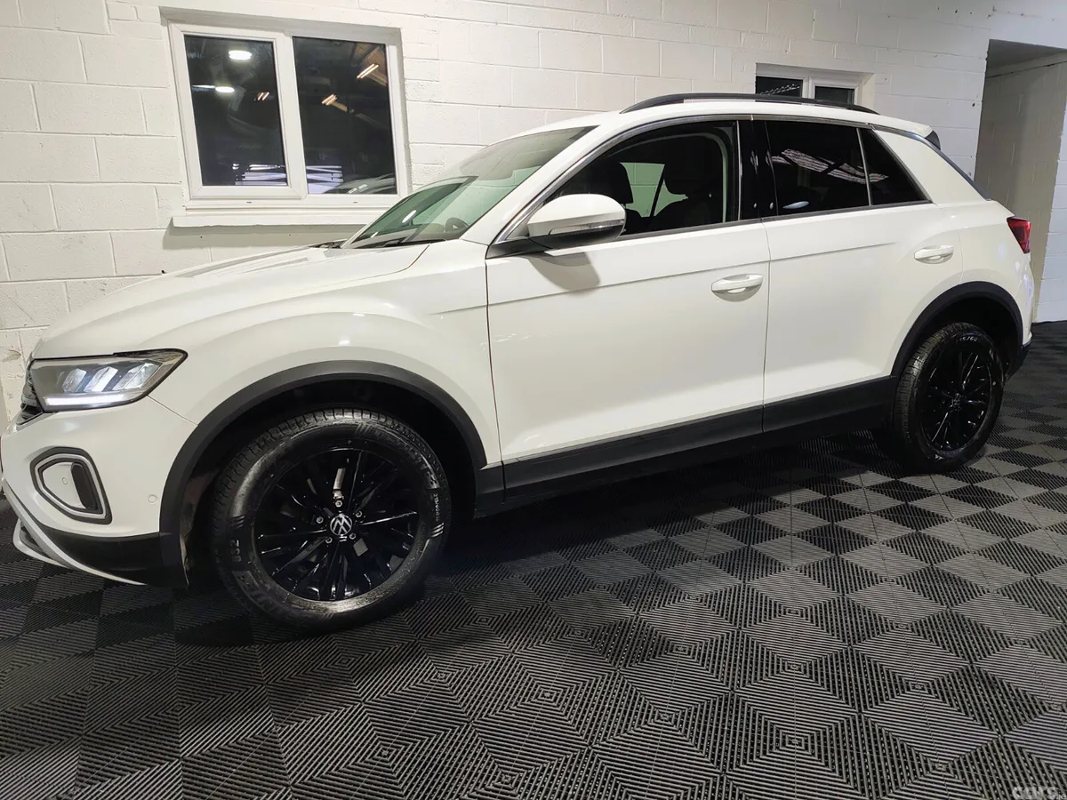 Volkswagen T-Roc SUV, Petrol, 2023, White