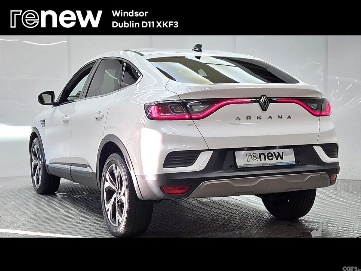 Renault Arkana Hatchback, Petrol Hybrid, 2025, White