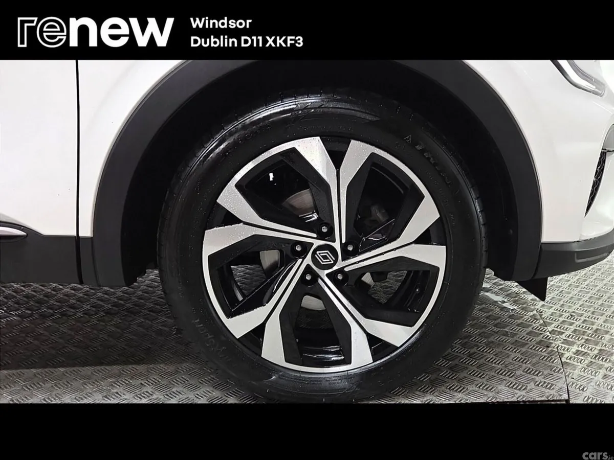 Renault Arkana Hatchback, Petrol Hybrid, 2025, White