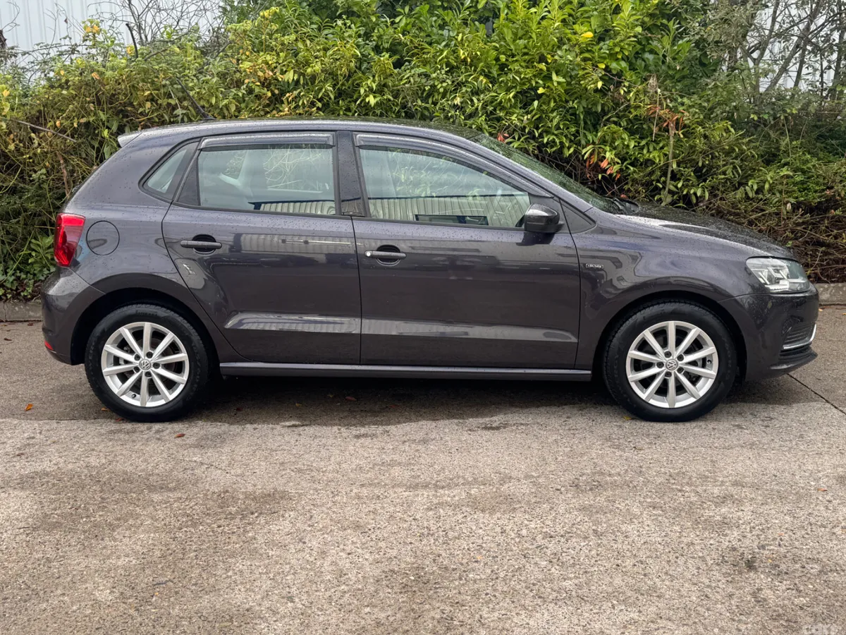 Volkswagen Polo Hatchback, Petrol, 2015, Grey