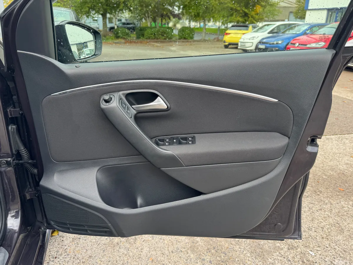 Volkswagen Polo Hatchback, Petrol, 2015, Grey
