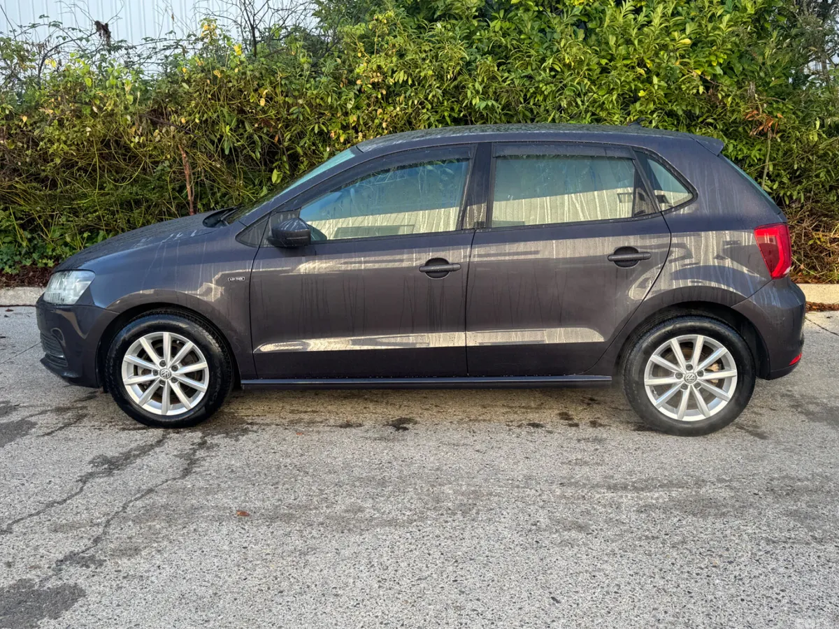 Volkswagen Polo Hatchback, Petrol, 2015, Grey