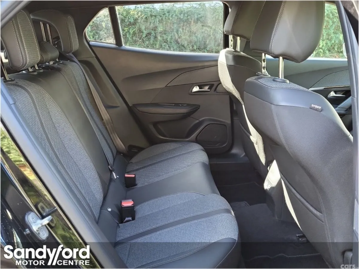 Peugeot 2008 MPV, Petrol, 2024, Black