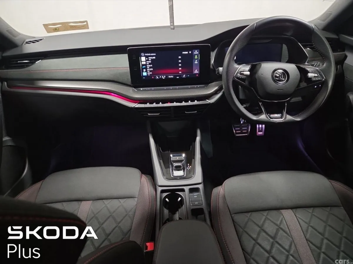 Skoda Octavia Saloon, Diesel, 2024, White