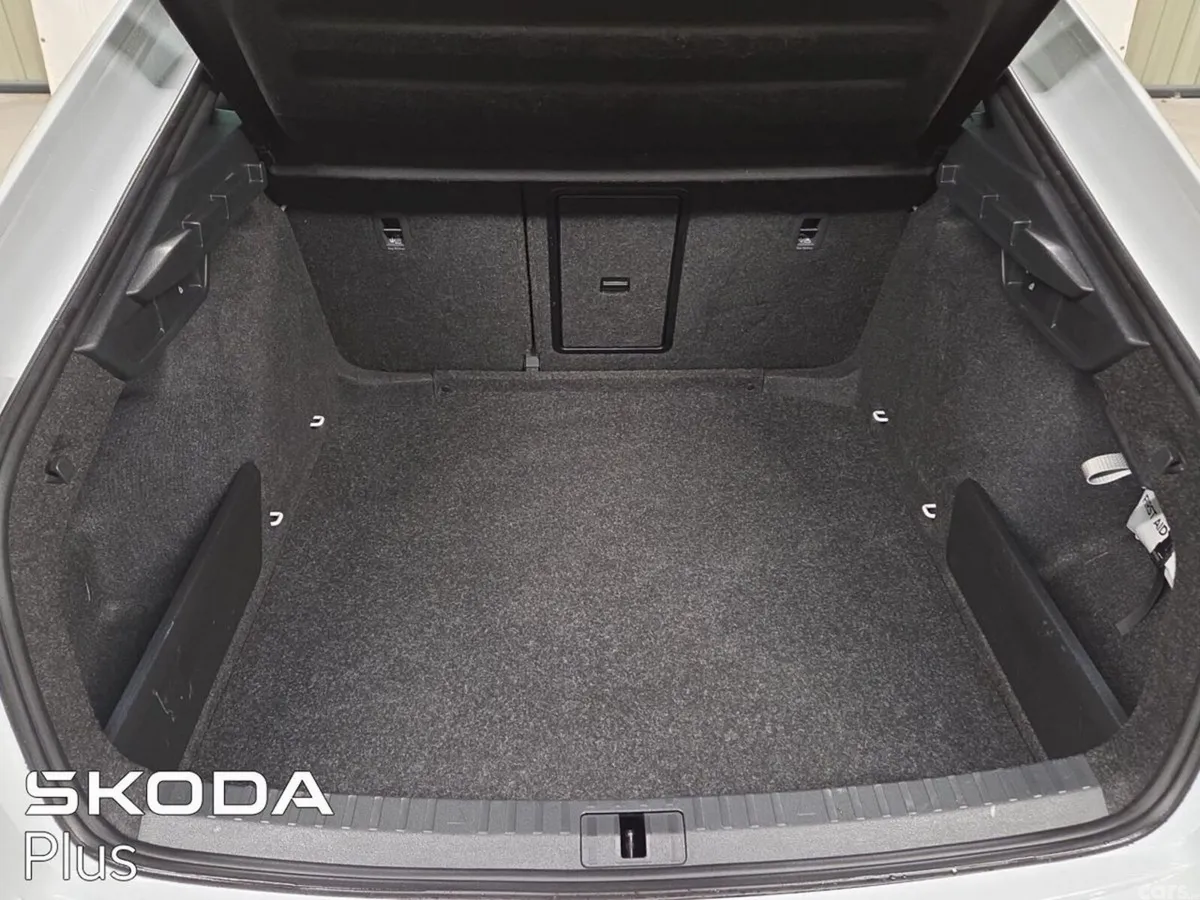 Skoda Octavia Saloon, Diesel, 2024, White