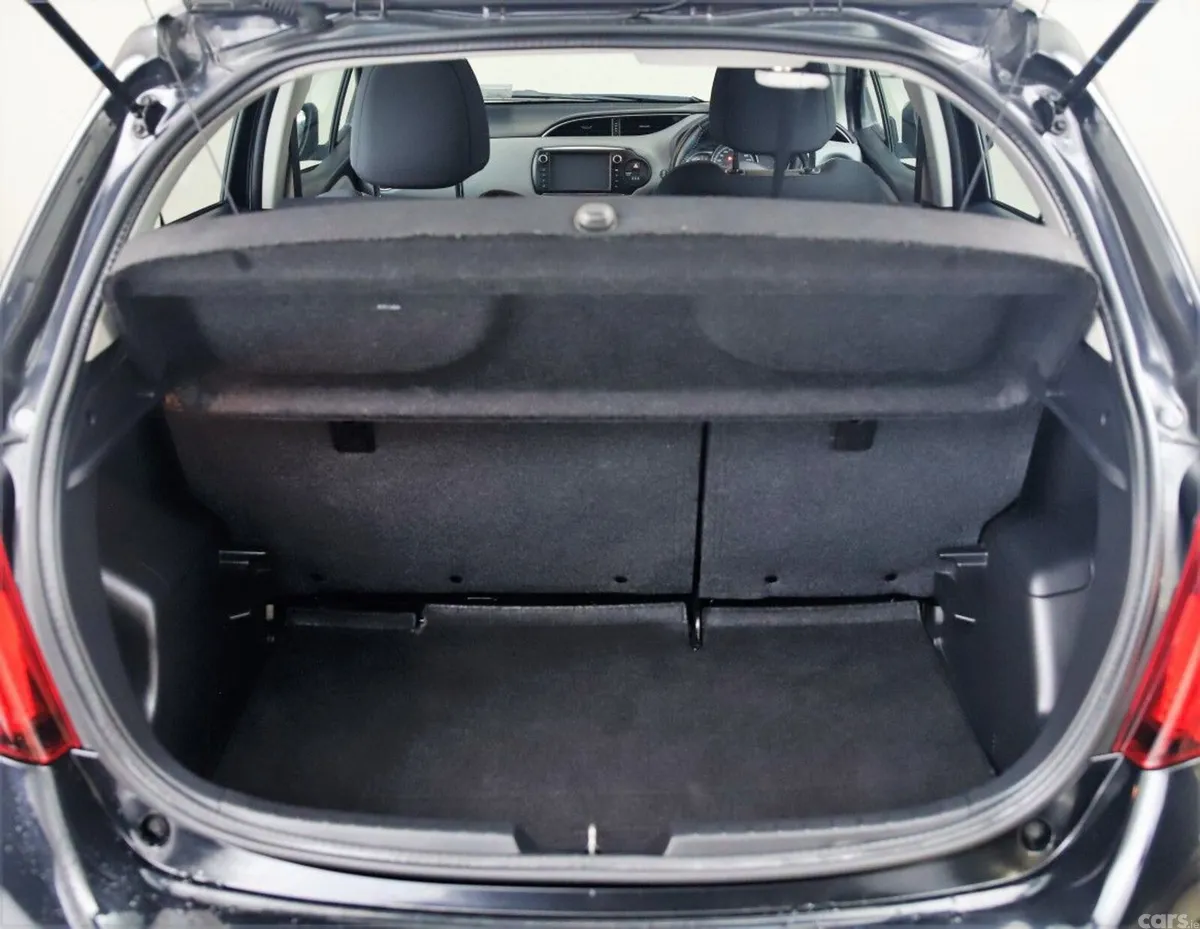 Toyota Yaris Hatchback, Petrol, 2016, Black