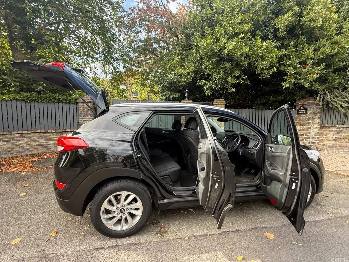 Hyundai Tucson SUV, Diesel, 2015, Black