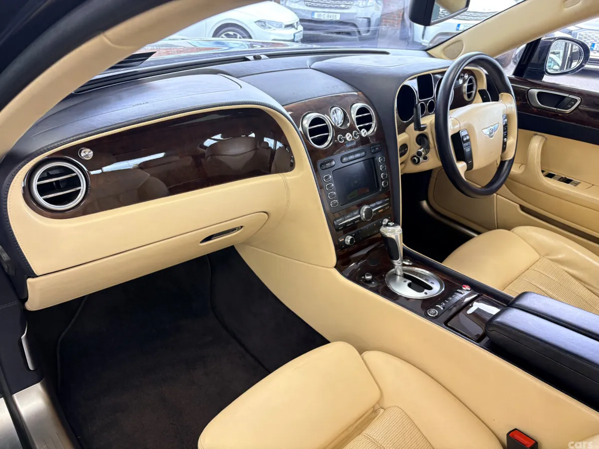 Bentley Flying Spur Saloon, Petrol, 2006, Blue