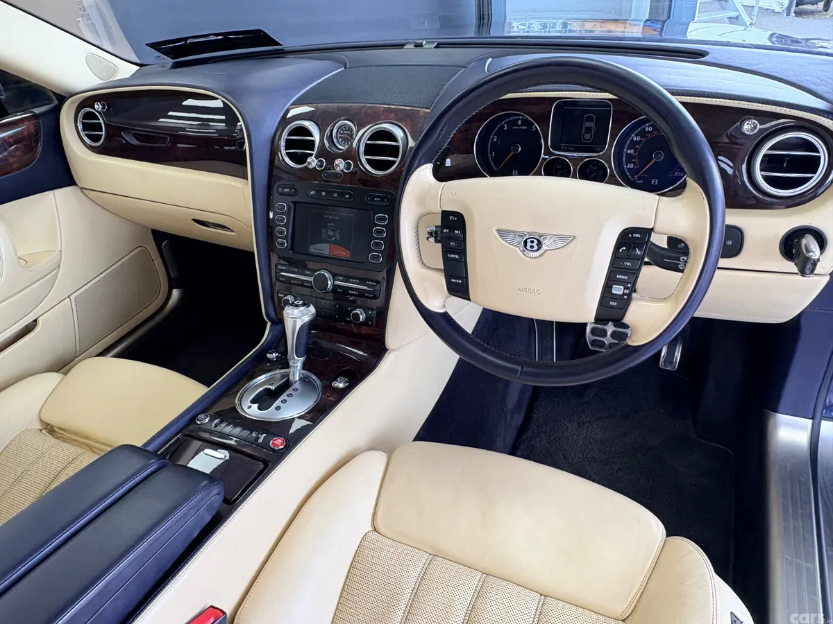 Bentley Flying Spur Saloon, Petrol, 2006, Blue