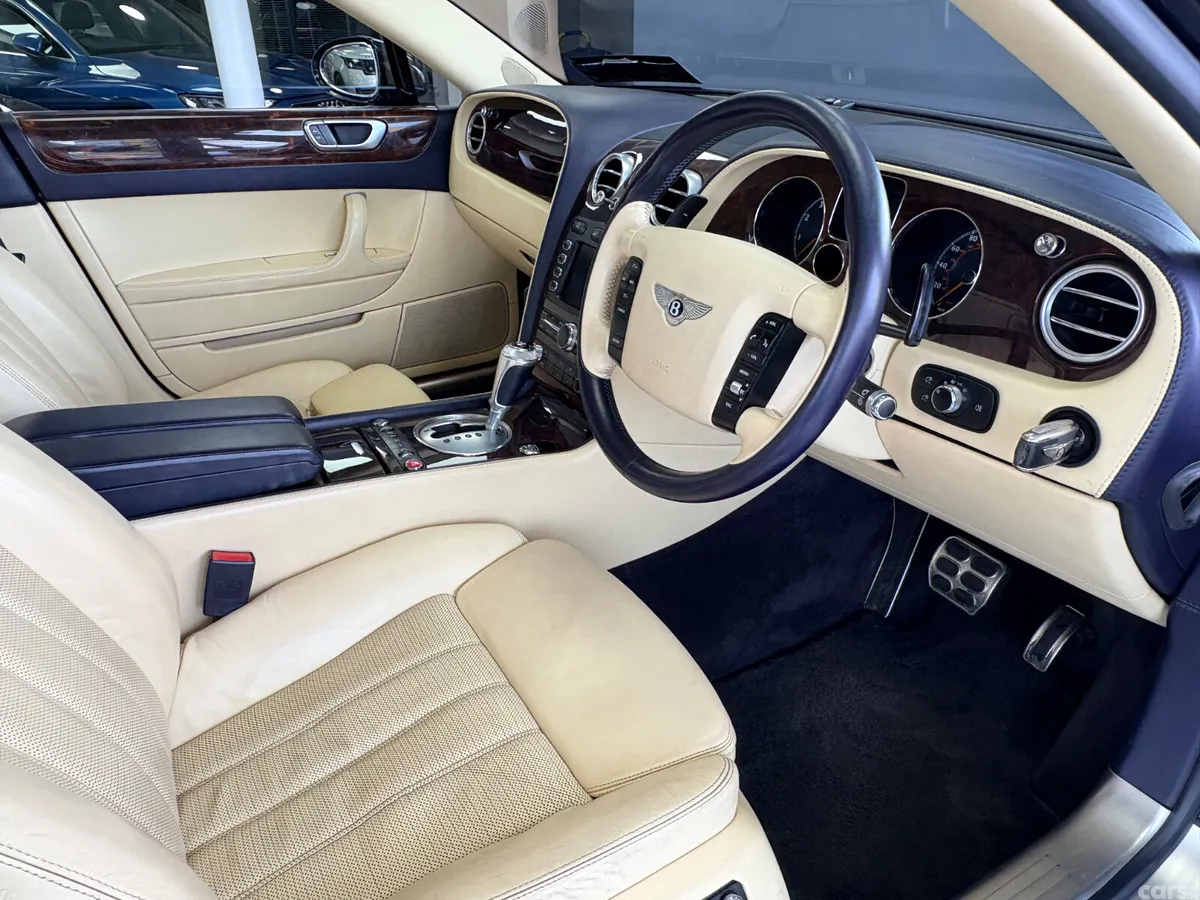 Bentley Flying Spur Saloon, Petrol, 2006, Blue