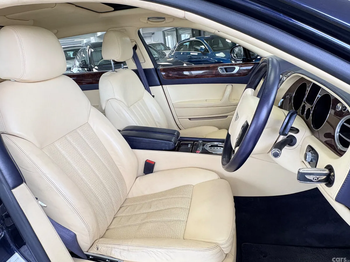 Bentley Flying Spur Saloon, Petrol, 2006, Blue
