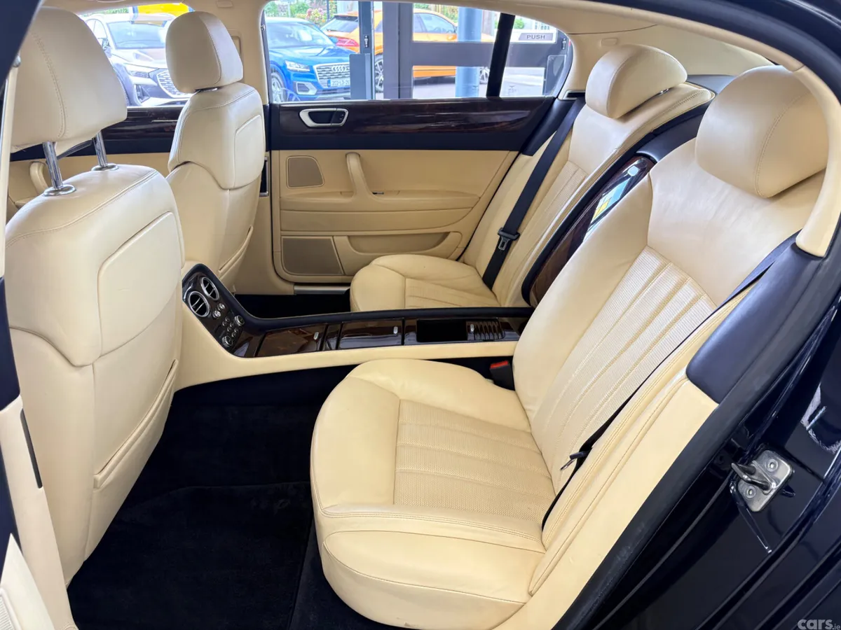 Bentley Flying Spur Saloon, Petrol, 2006, Blue