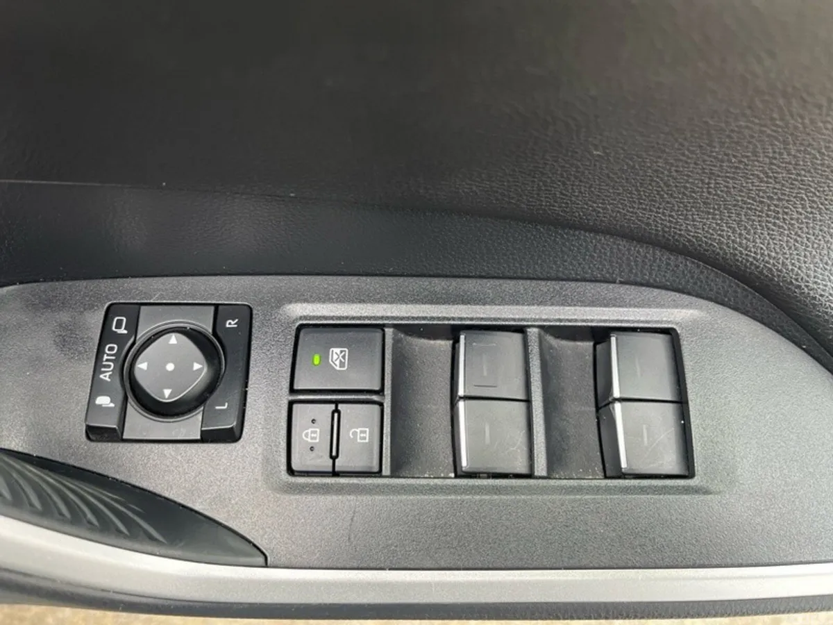 Toyota RAV4 SUV, Petrol Hybrid, 2024, Green