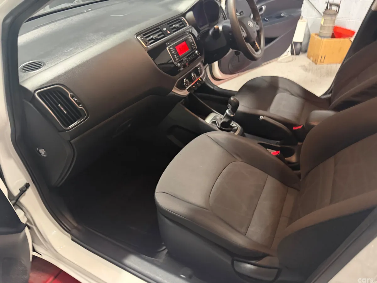 Kia Rio Hatchback, Diesel, 2016, White
