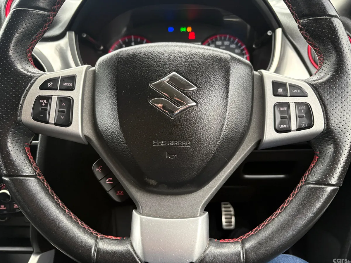 Suzuki Vitara SUV, Petrol, 2018, Red