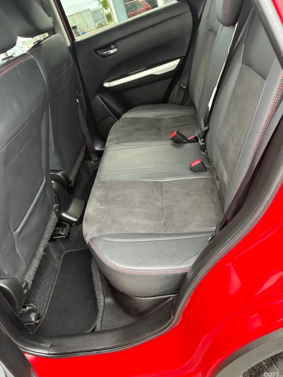 Suzuki Vitara SUV, Petrol, 2018, Red