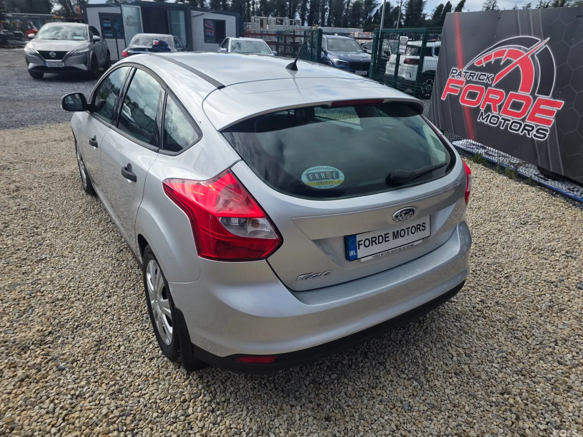 Ford Focus Hatchback, Petrol, 2011, Silver