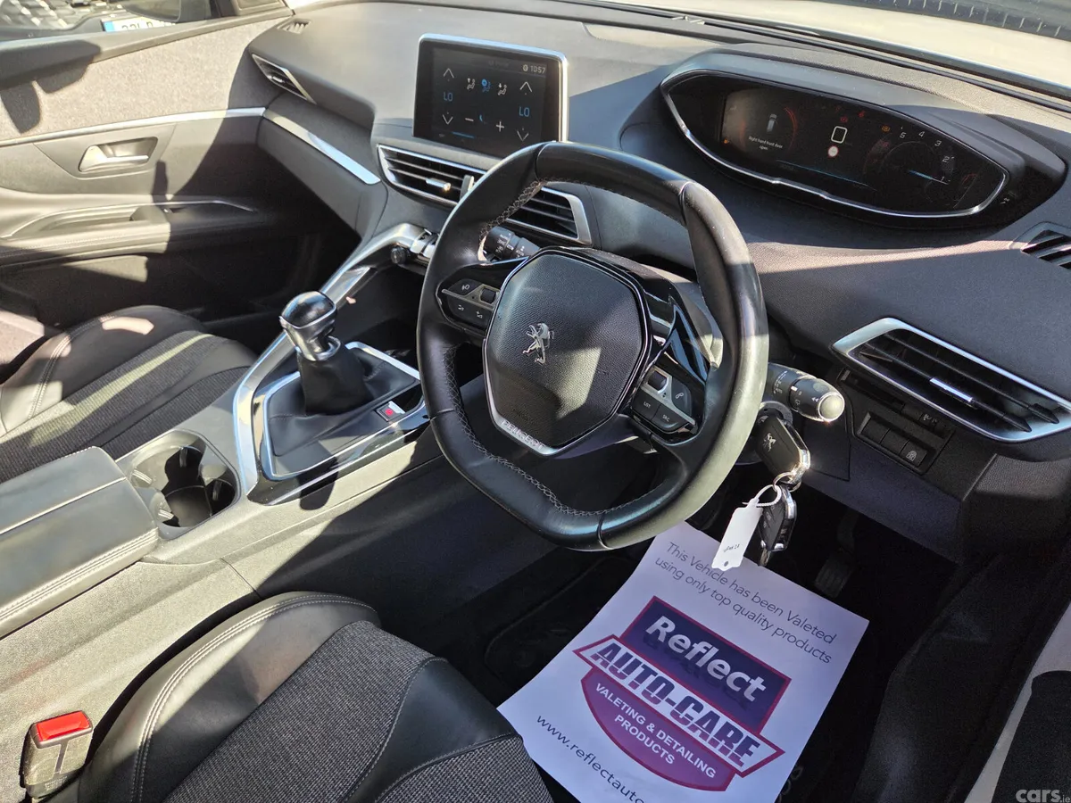 Peugeot 3008 MPV, Petrol, 2018, White