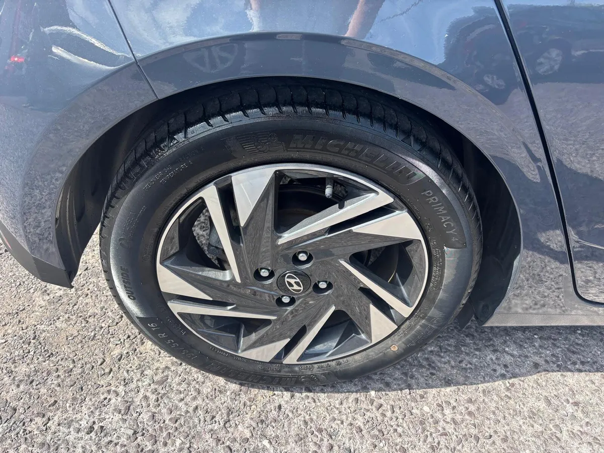 Hyundai i20 Hatchback, Petrol, 2023, Grey