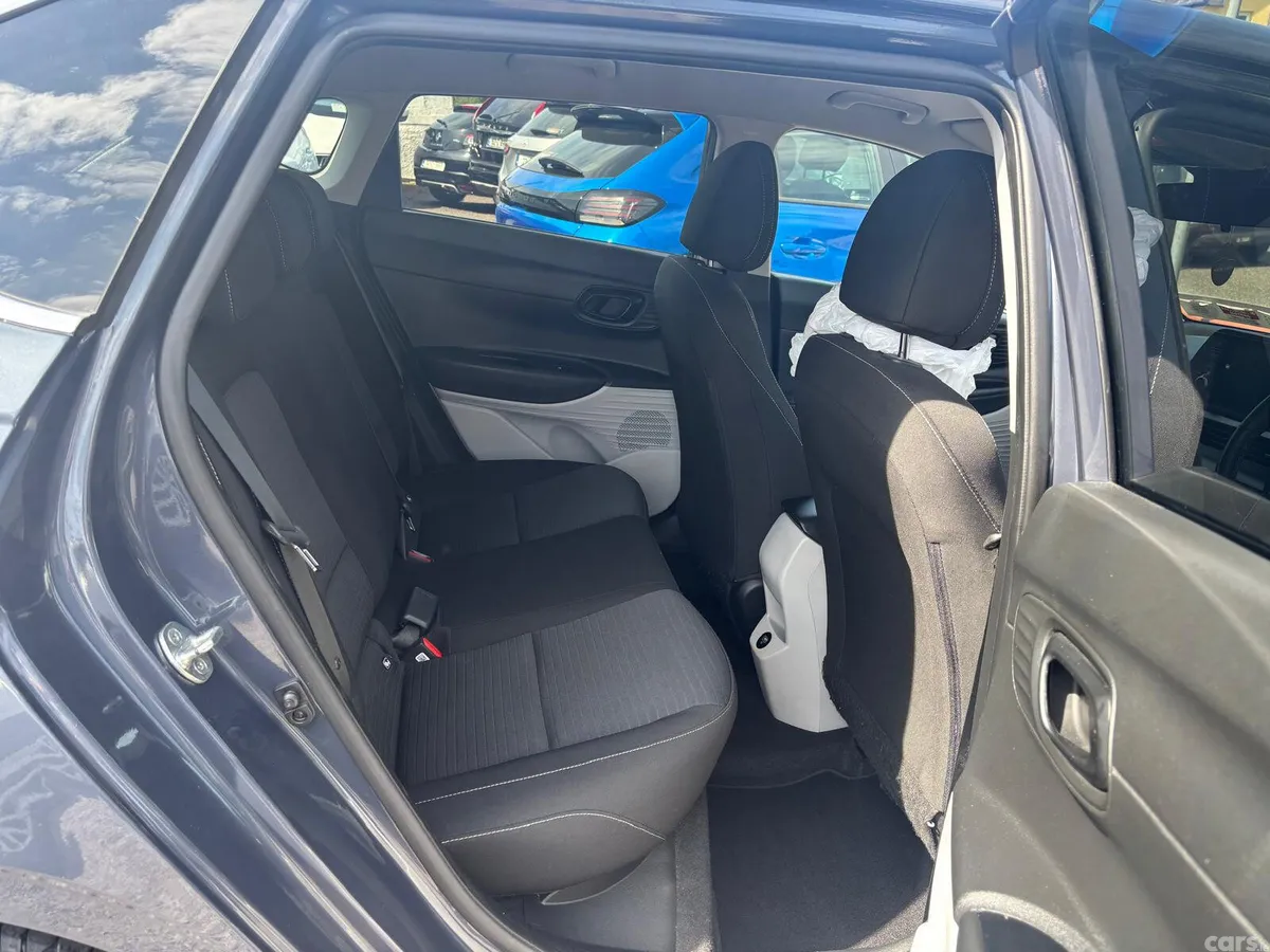 Hyundai i20 Hatchback, Petrol, 2023, Grey