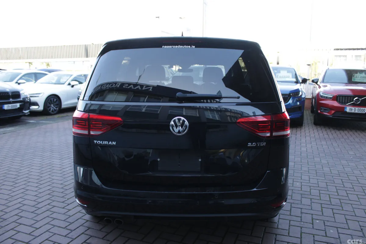 Volkswagen Touran MPV, Diesel, 2020, Black